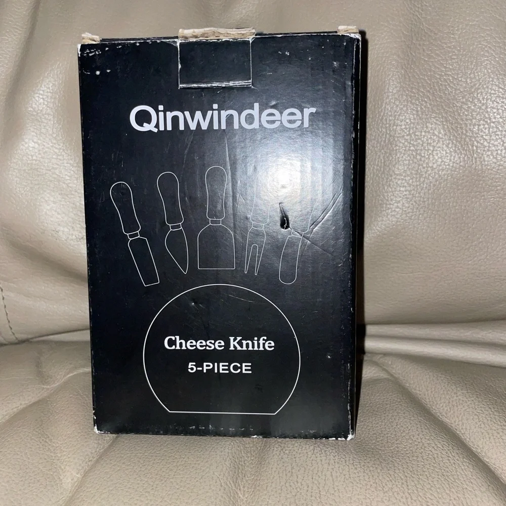 New In Box 5 Set Of Cheese Knives With Knifeblock Unique Gift